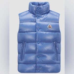 Moncler Man’s tibb down vest, size 6, color sky blue